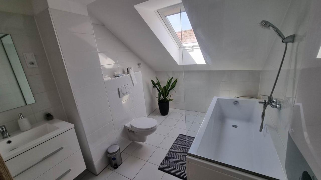 瓦茨Becsi Kapu Apartman公寓 外观 照片