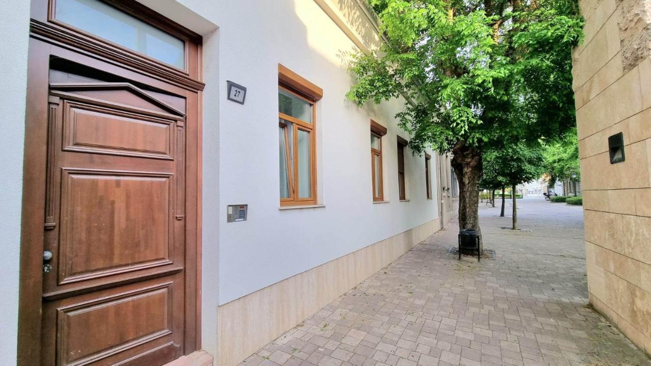 瓦茨Becsi Kapu Apartman公寓 外观 照片